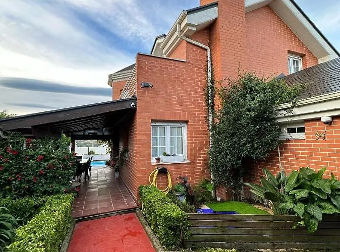 !chalet De Lujo Vacaciones!... * Camargo